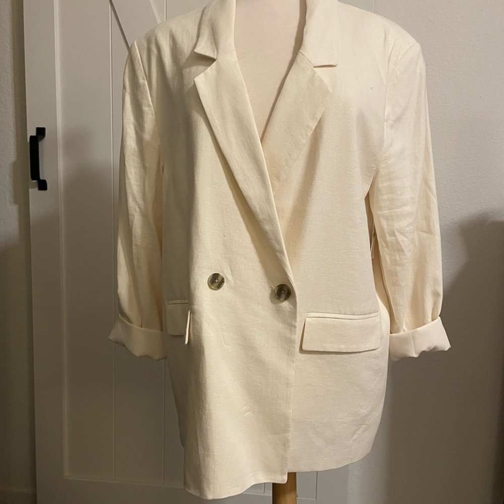 Old Navy Linen Blazer in Cream